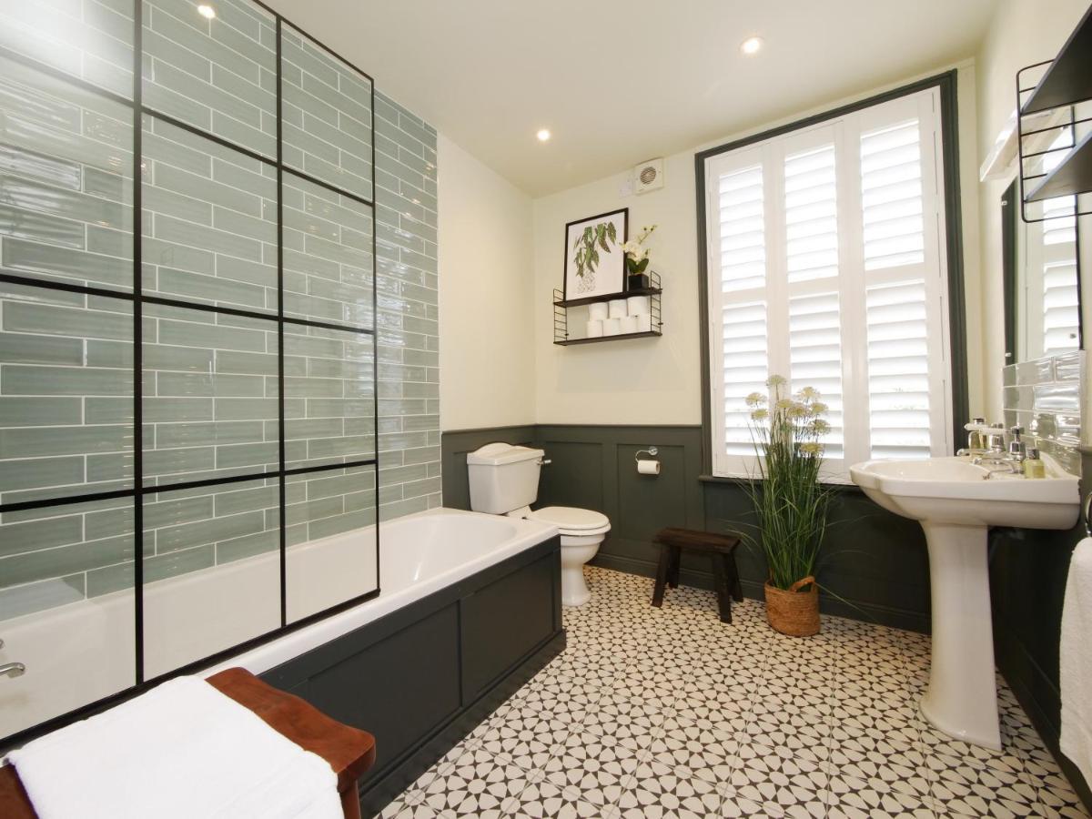 Bar Wall Cottage-City Wall Views-Sleeps 5 York Exterior foto