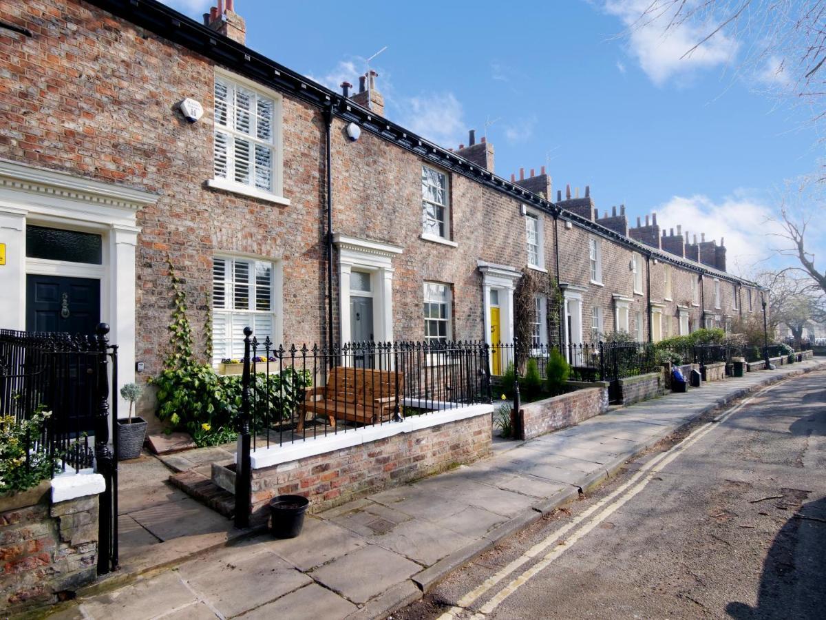 Bar Wall Cottage-City Wall Views-Sleeps 5 York Exterior foto
